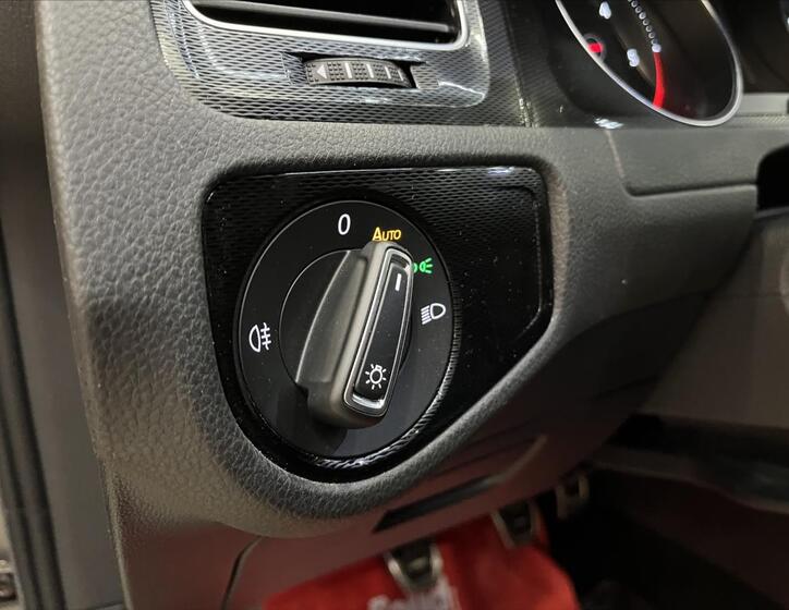 Volkswagen Golf 21