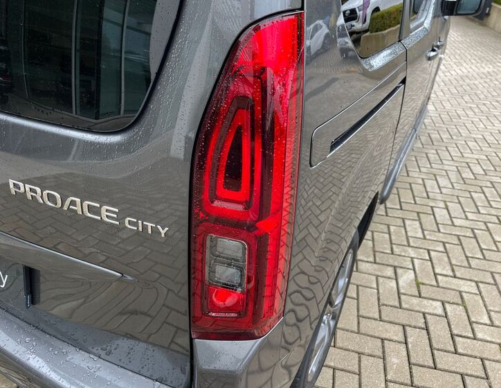 Toyota ProAce City Verso 11