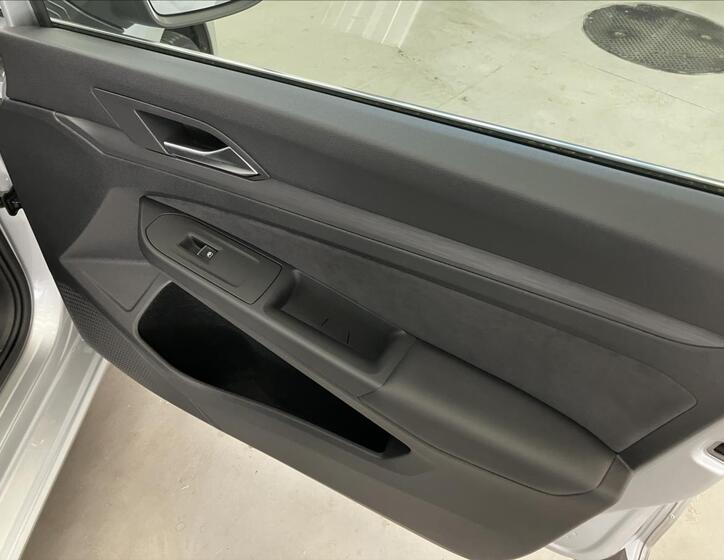 Volkswagen Golf 23