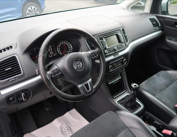 Volkswagen Sharan 9