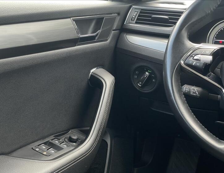 Škoda Superb 14