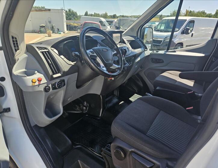 Ford Transit 7