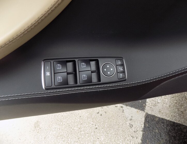 Tesla Model S 21