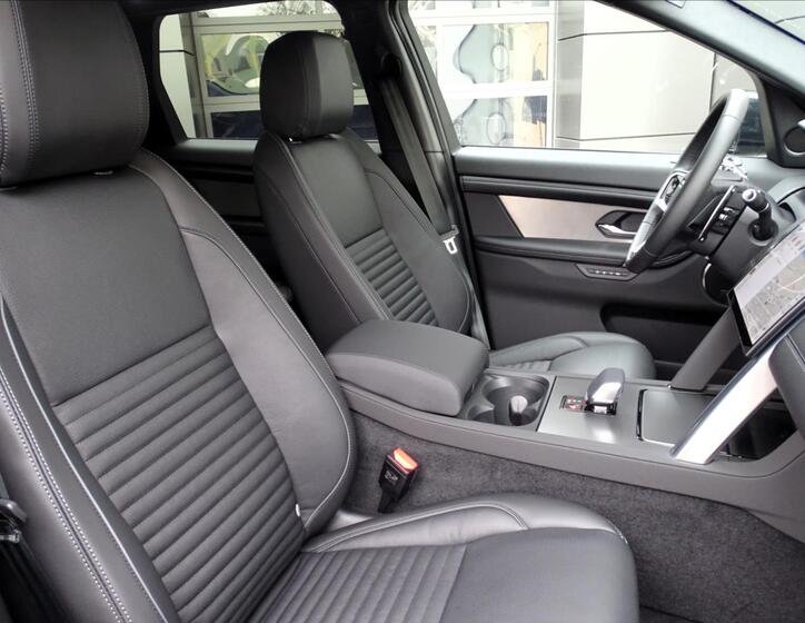 Land Rover Discovery Sport 25