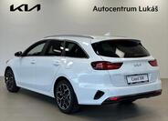 KIA Ceed 4
