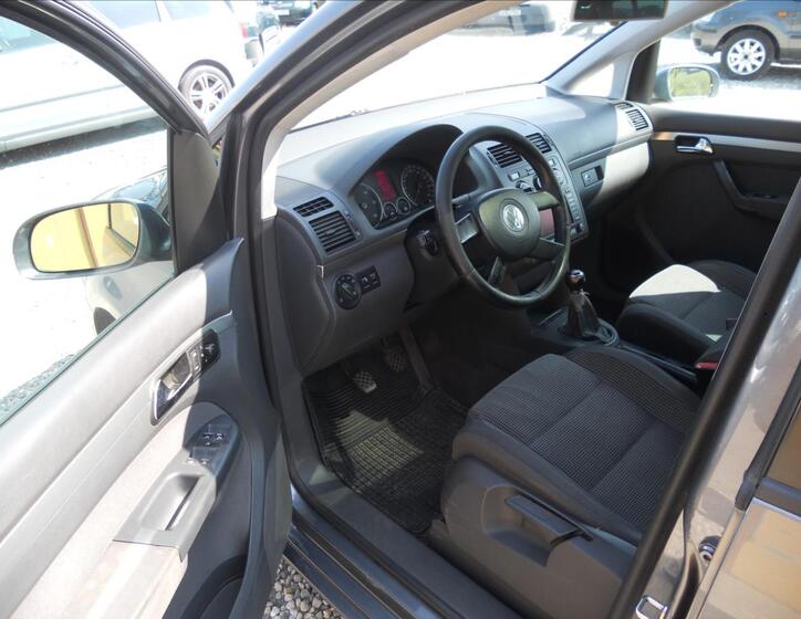 Volkswagen Touran 11