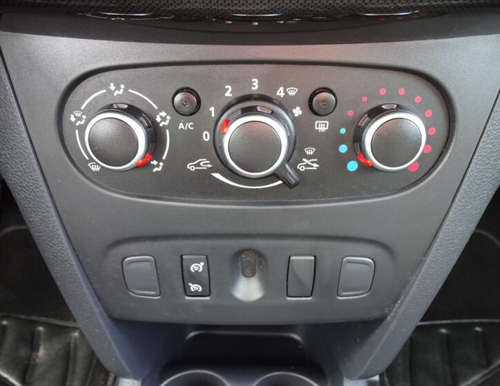 Dacia Sandero 38