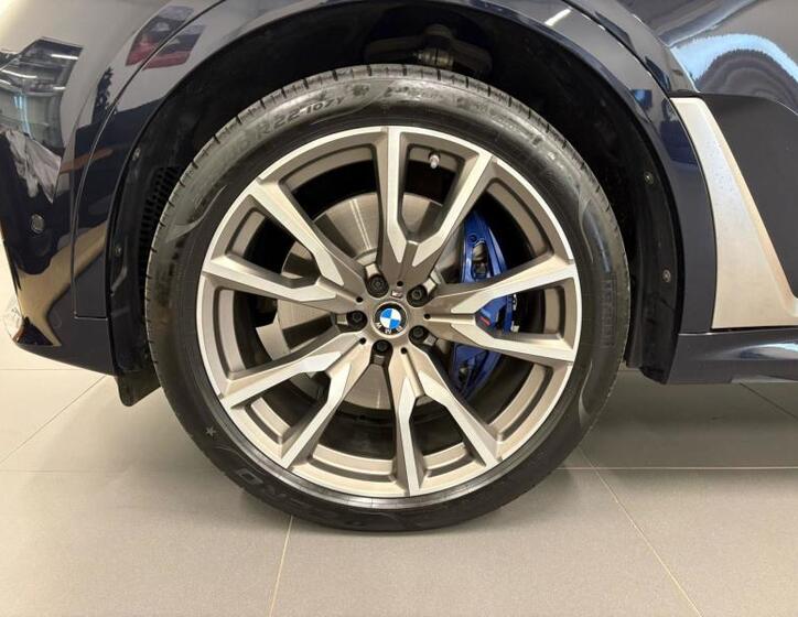 BMW X7 4