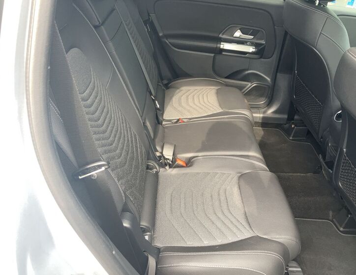Mercedes-Benz GLB 7