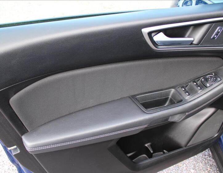 Ford S-MAX 19