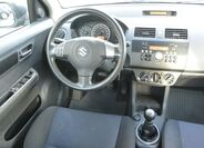 Suzuki Swift 13
