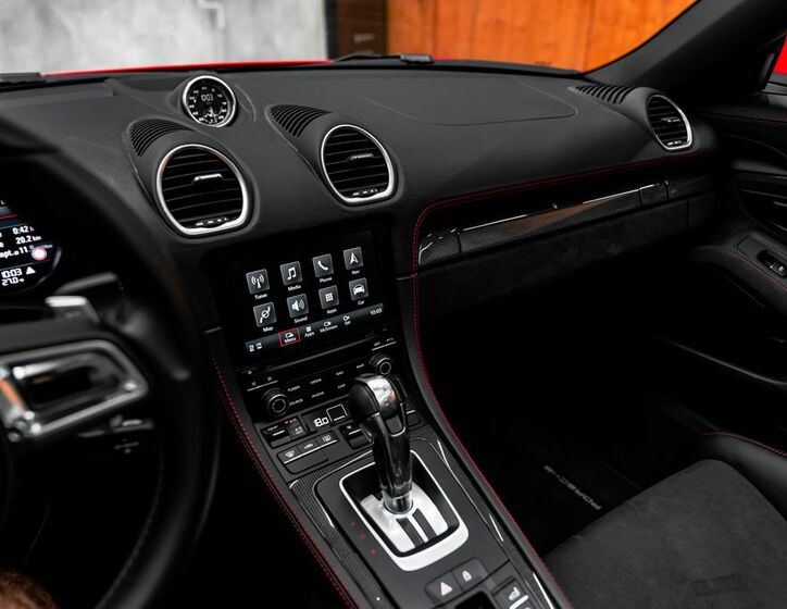 Porsche 718 26