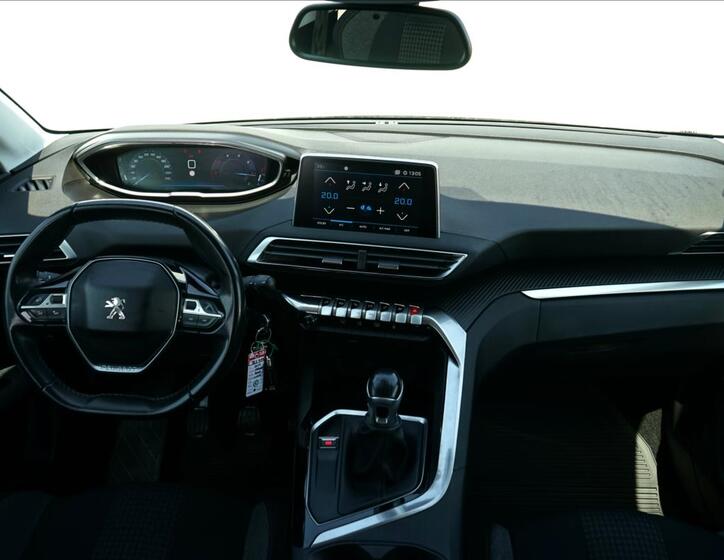 Peugeot 3008 8
