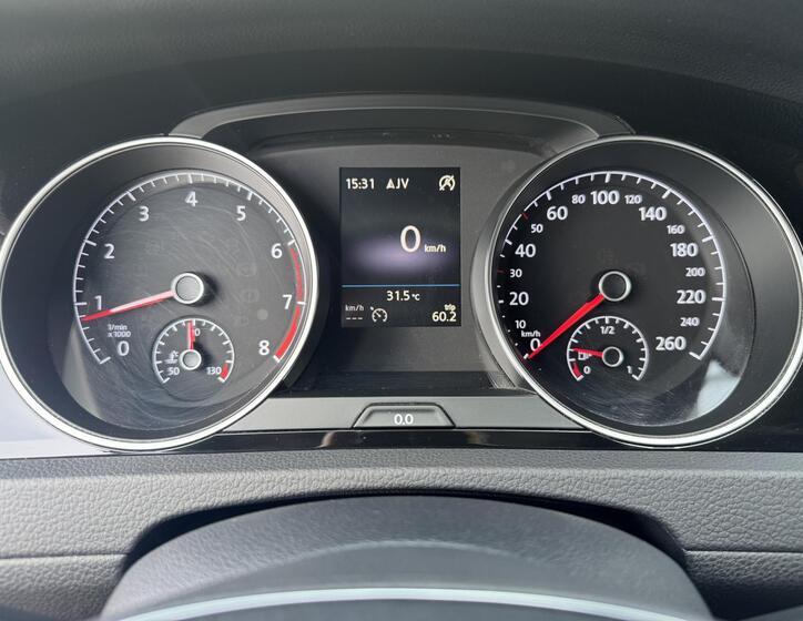 Volkswagen Golf 20