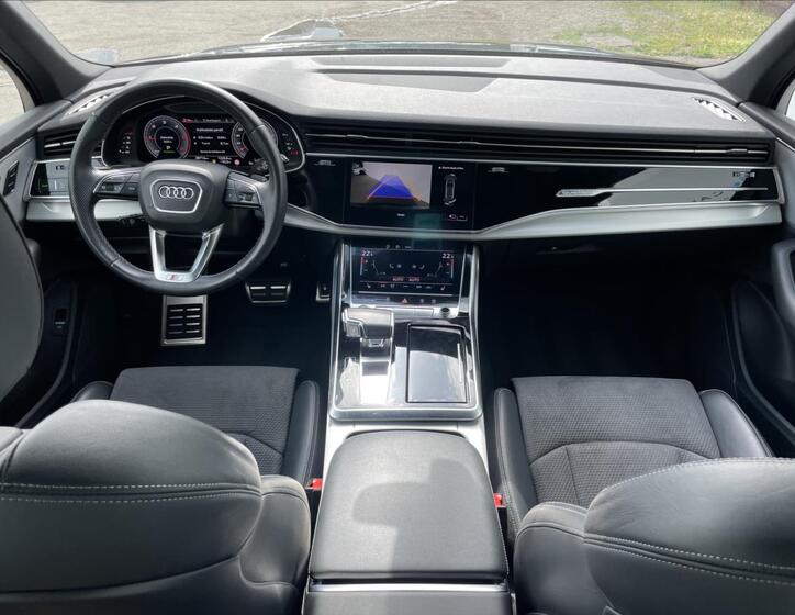 Audi Q7 6