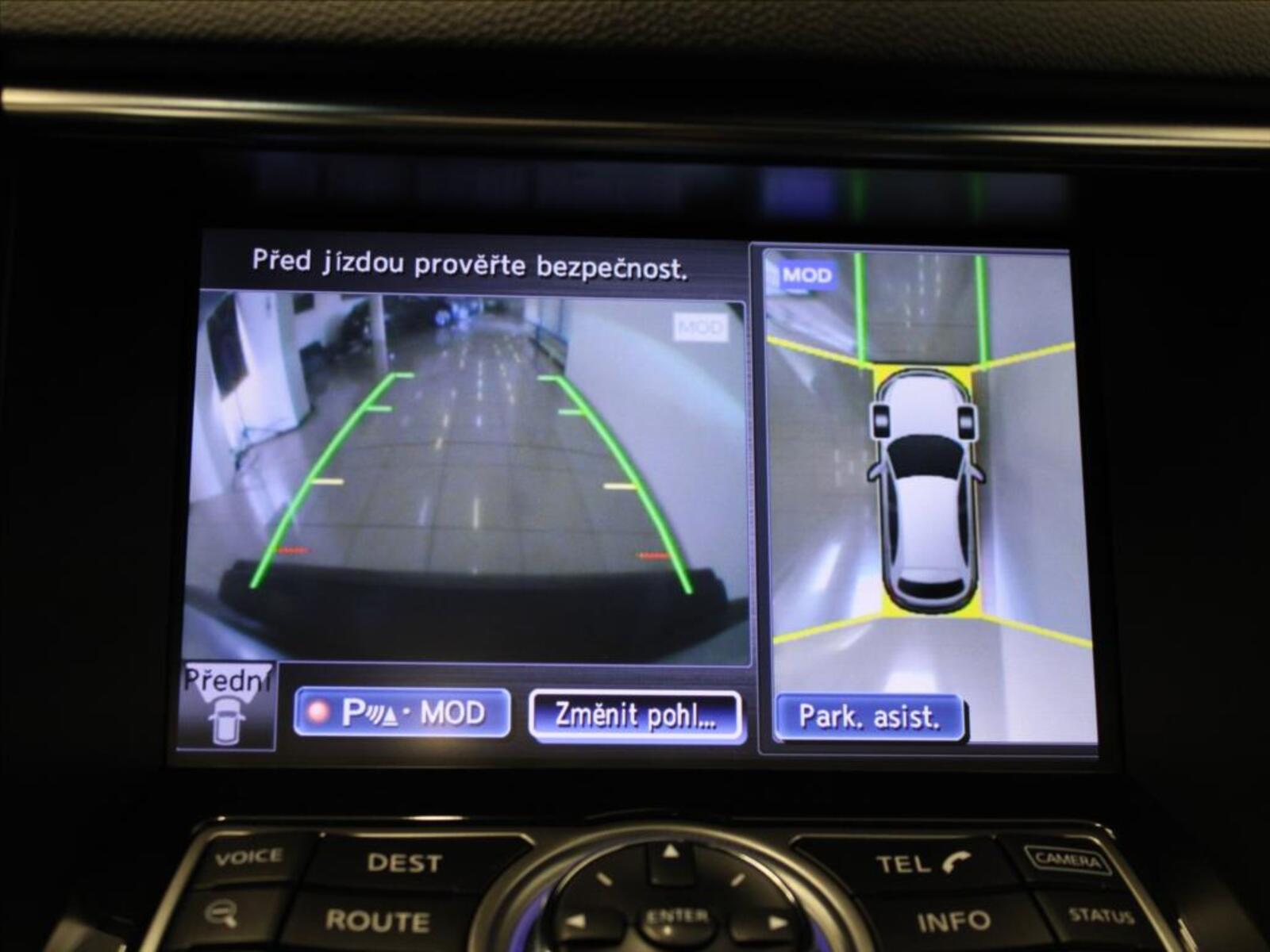 Infiniti FX30 11