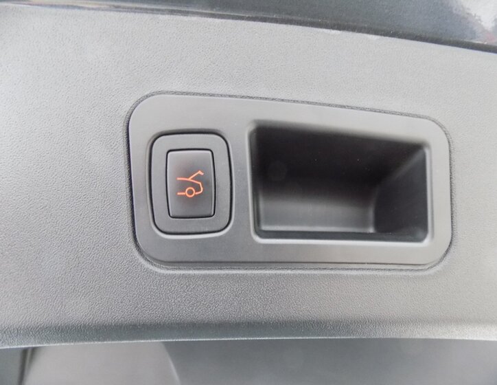 Tesla Model S 10