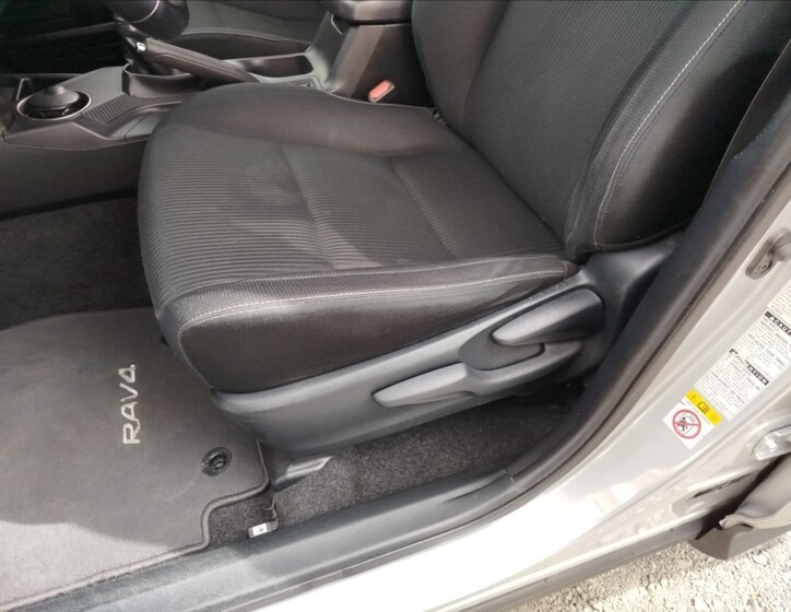 Toyota RAV4 10