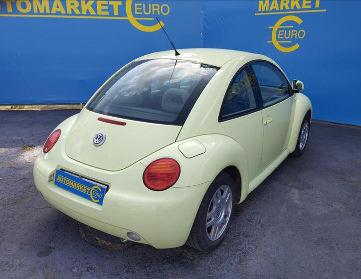 Volkswagen New Beetle 4