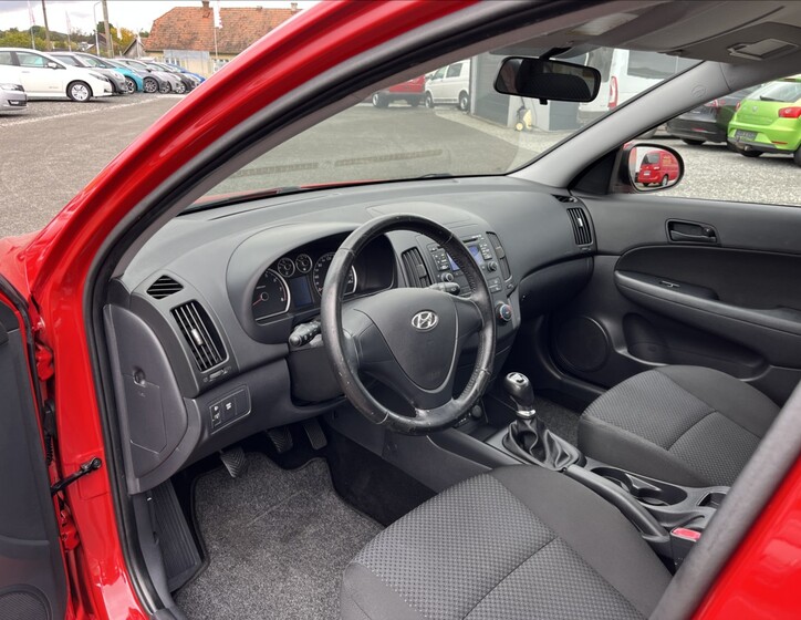 Hyundai i30 19