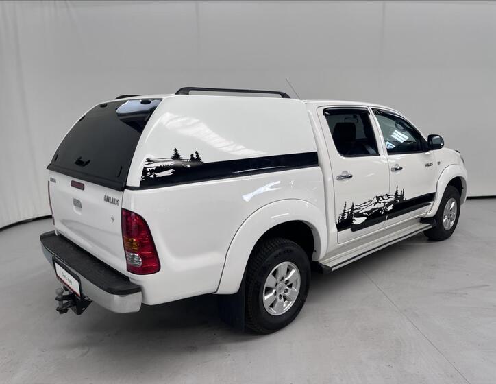 Toyota Hilux 2
