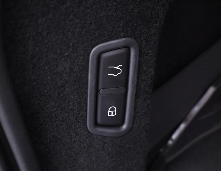 Maserati Levante 11