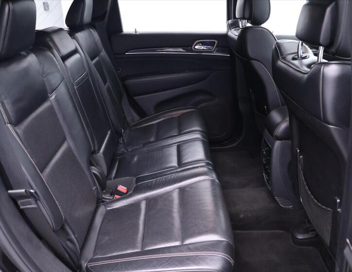 Jeep Grand Cherokee 16