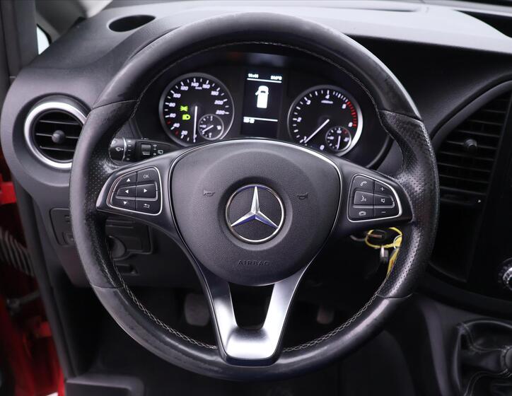 Mercedes-Benz Vito 21