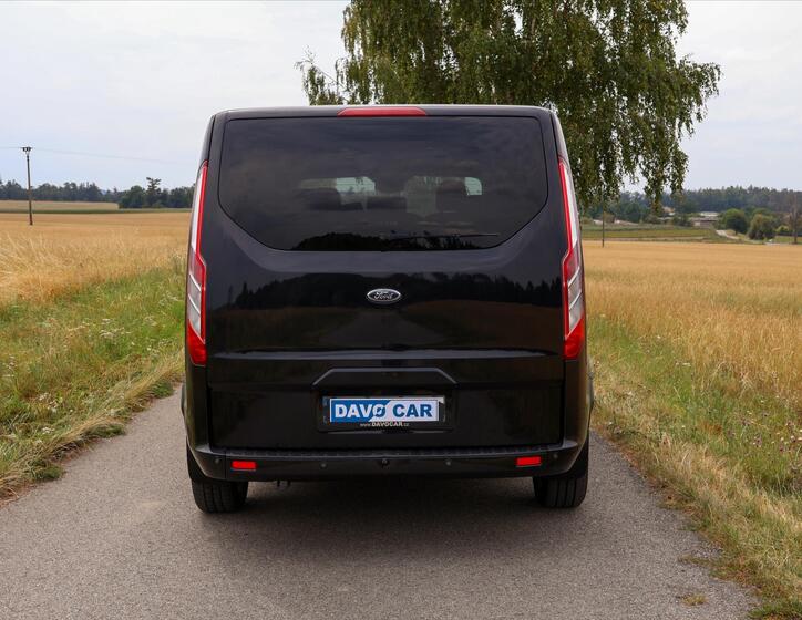 Ford Tourneo Custom 6