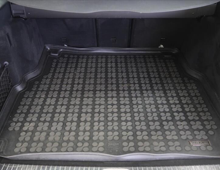 Mercedes-Benz Třídy C 8