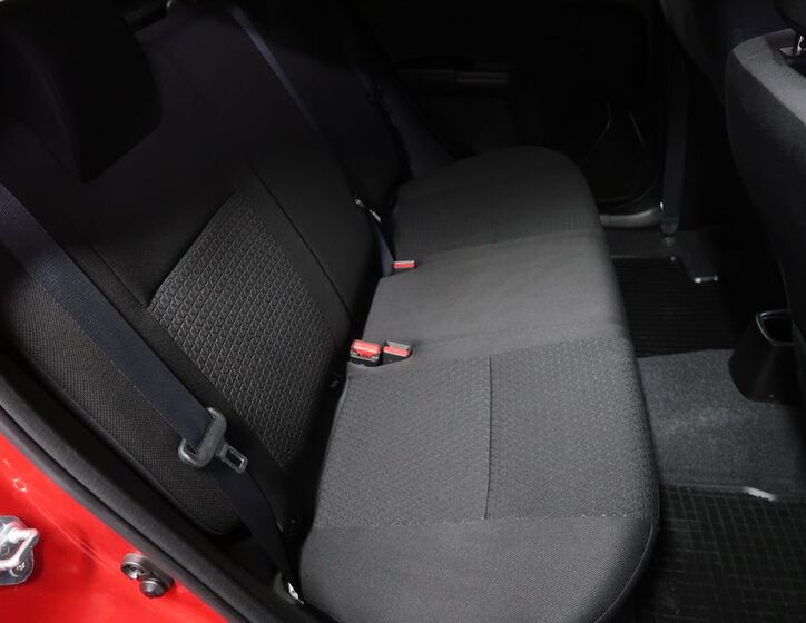 Suzuki Swift 12