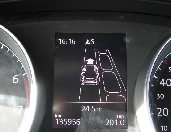 Volkswagen Golf 16
