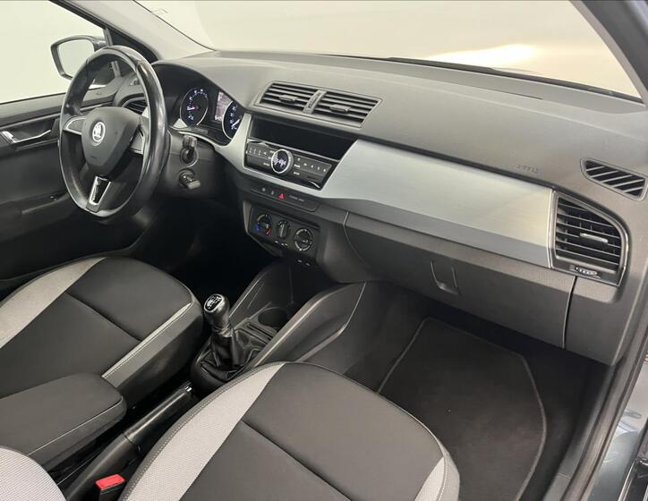 Škoda Fabia 16