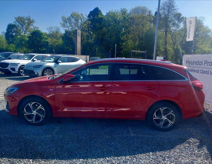 Hyundai i30 4