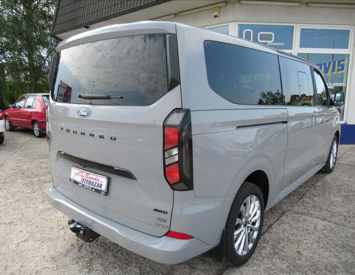 Ford Tourneo Custom 5