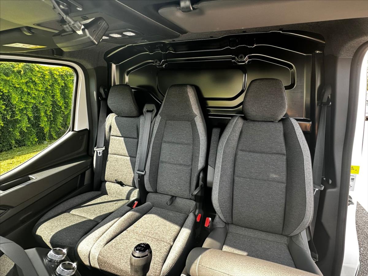 Nissan Interstar