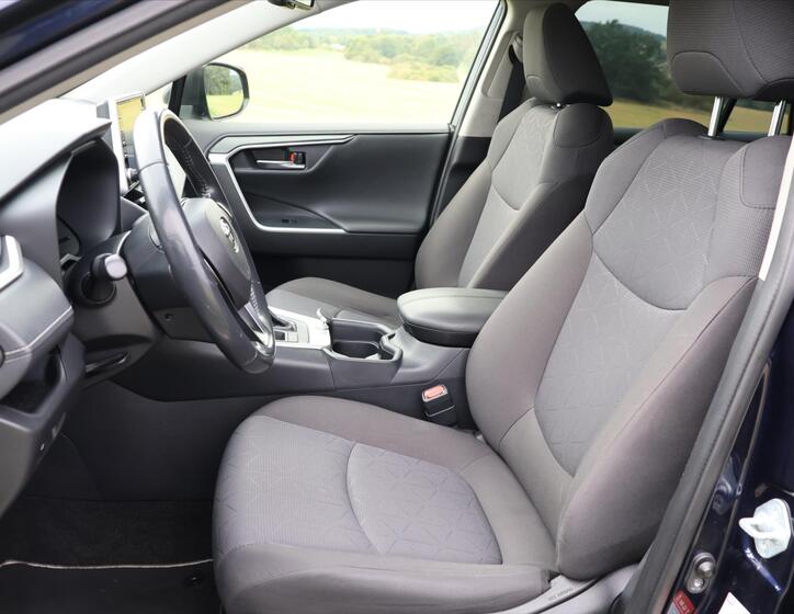 Toyota RAV4 10