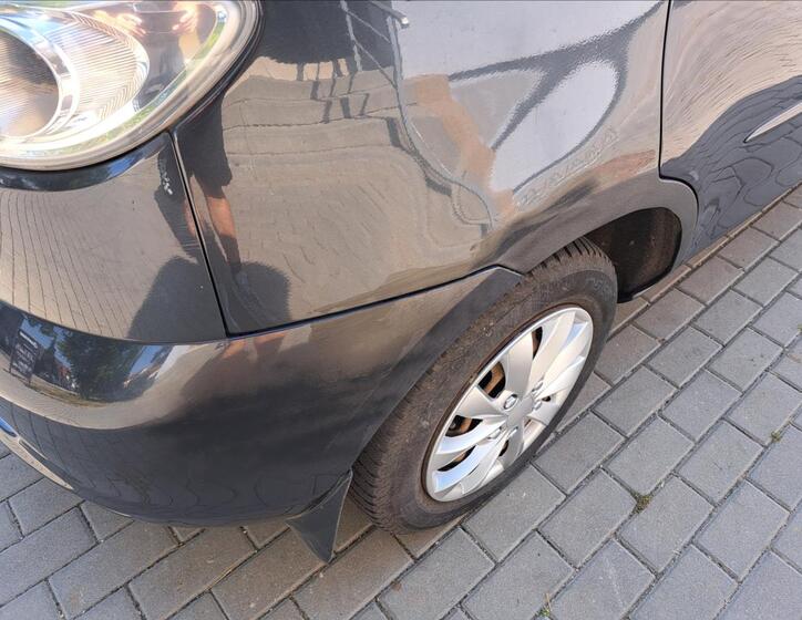 Mazda 2 14