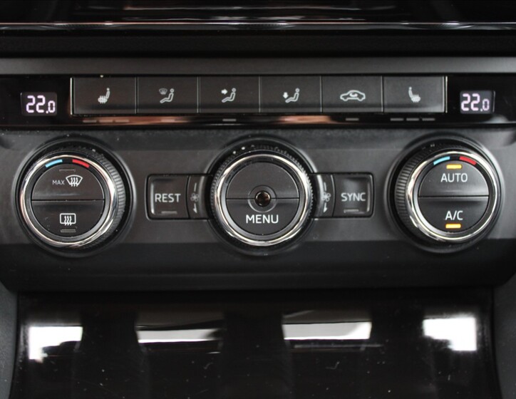 Škoda Superb 15