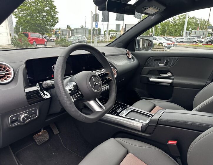 Mercedes-Benz EQA 9