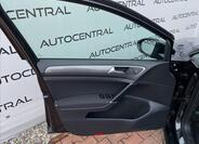 Volkswagen Golf 21