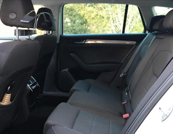 Škoda Superb 40
