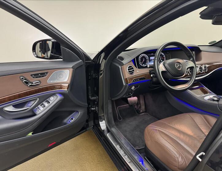 Mercedes-Benz Třídy S 32