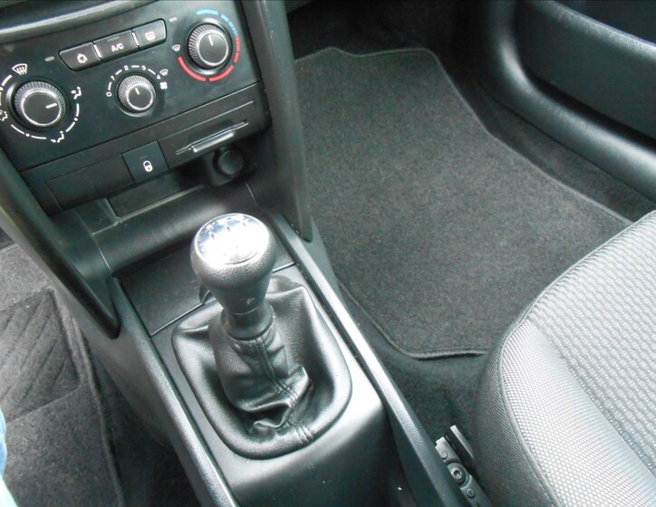 Peugeot 207 14