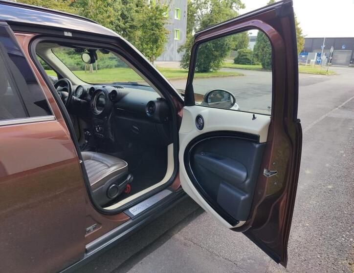 Mini Countryman 22