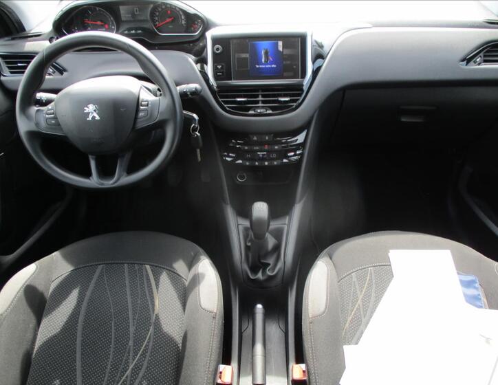 Peugeot 208 12