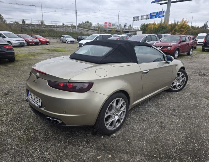 Alfa Romeo Spider 5