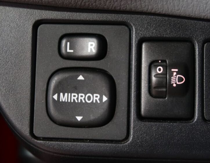 Toyota Yaris 23