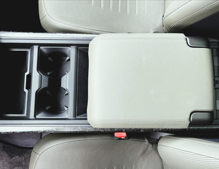 Land Rover Defender 41