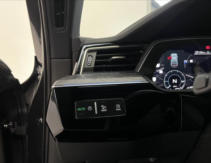 Audi Q8 e-tron 15